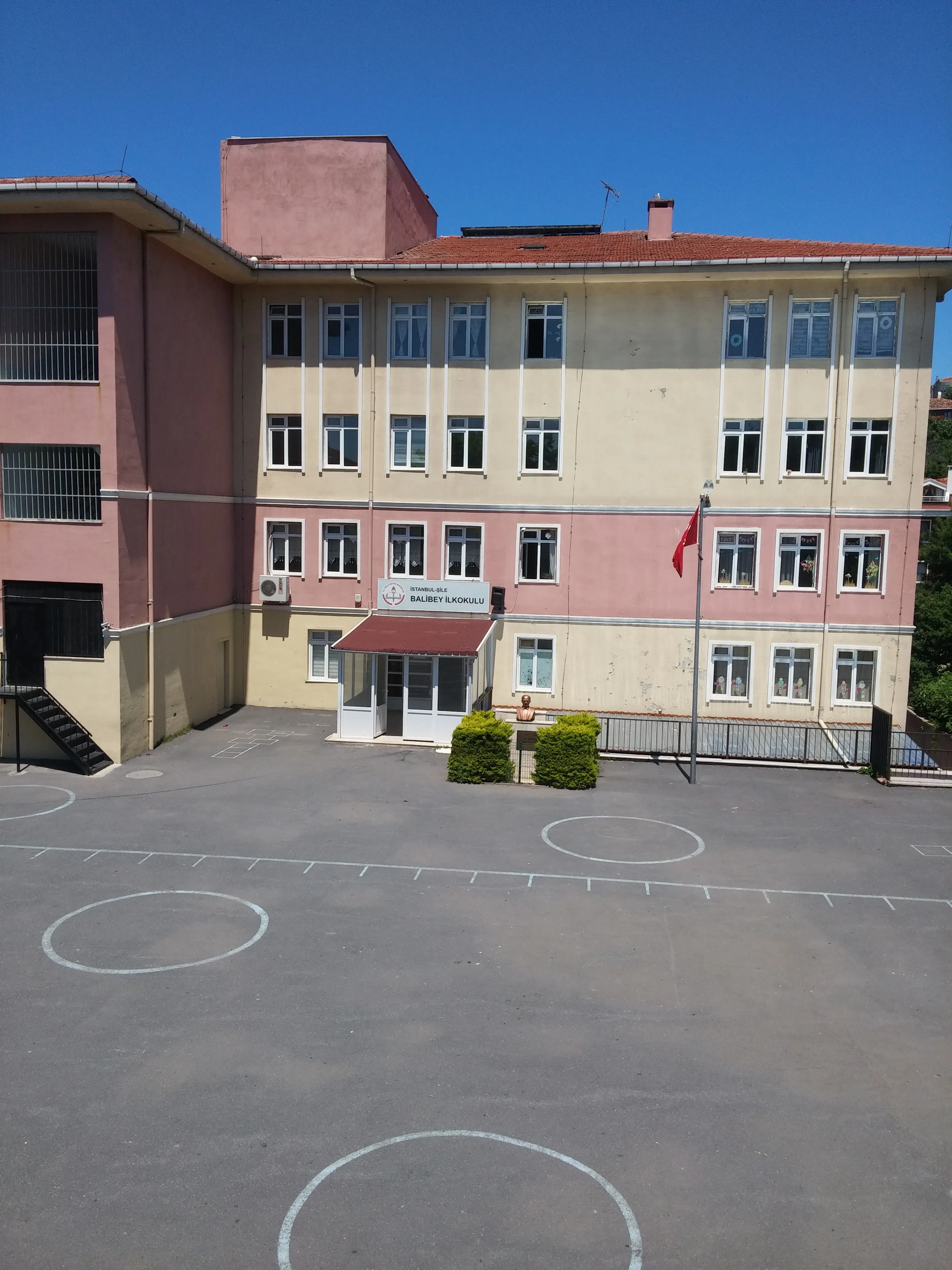 Balibey İlkokulu fotoğrafı