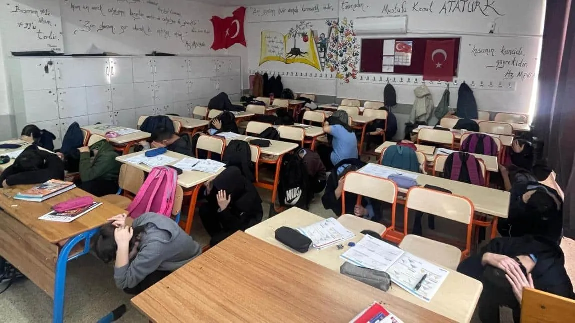 Arif Nihat Asya Ortaokulu fotoğrafı