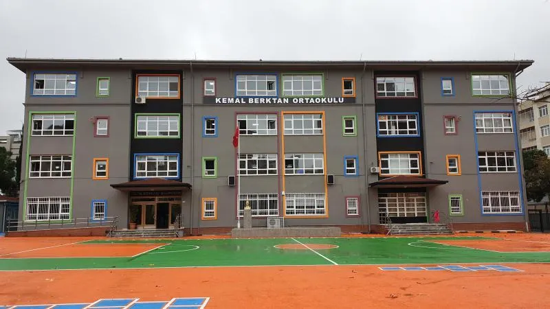 Küçükbakkalköy Kemal Berktan Ortaokulu