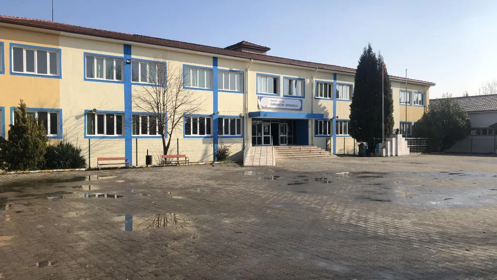 Cumhuriyet Ortaokulu fotoğrafı