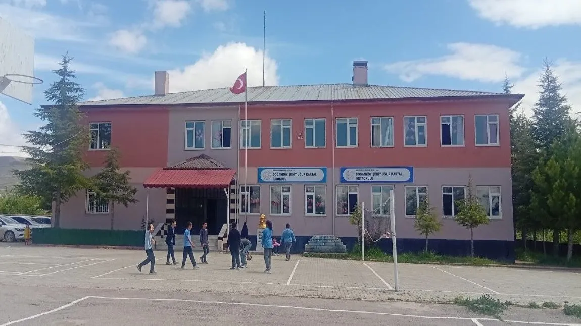 Doğanköy Şehit Uğur Kartal Ortaokulu fotoğrafı