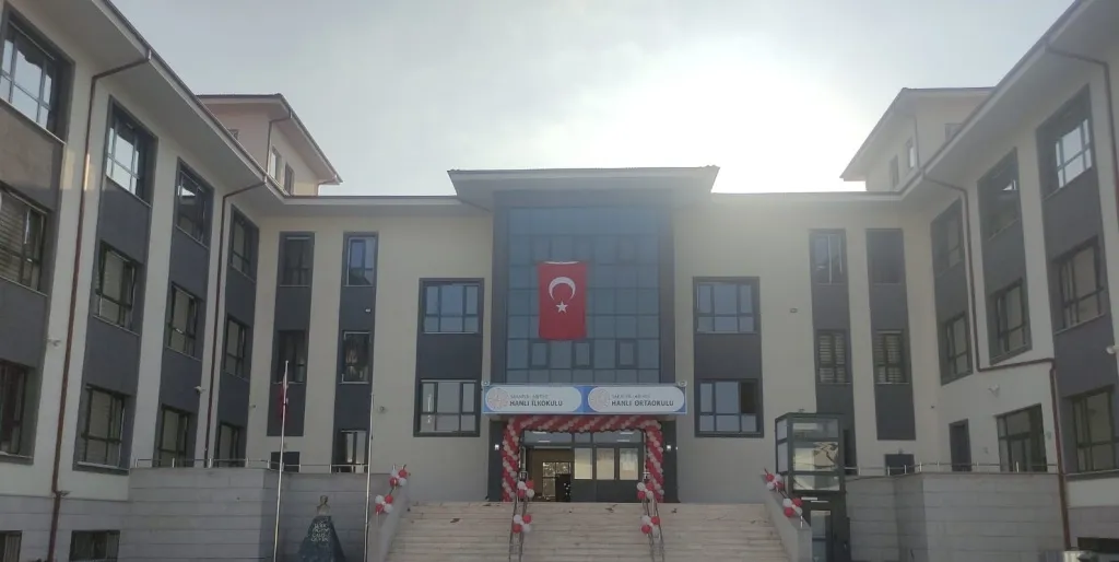 Hanlı İlkokulu fotoğrafı