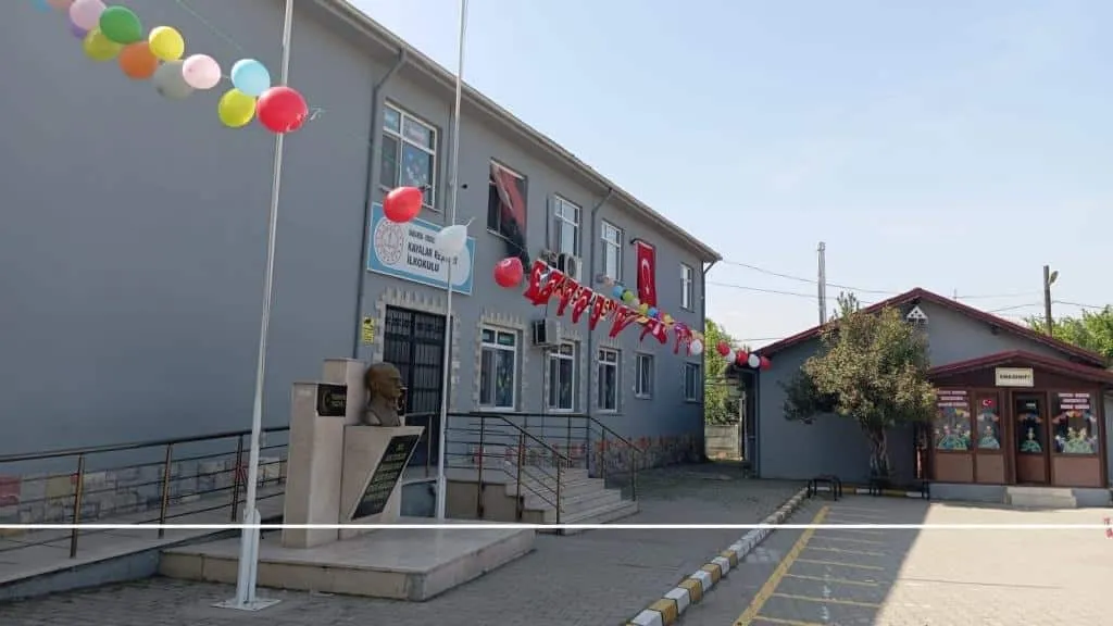Kayalar Reşitbey İlkokulu fotoğrafı