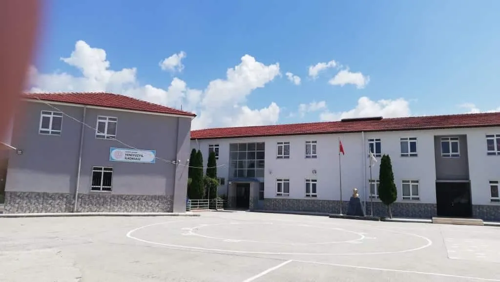 Yeniyüzyıl İlkokulu fotoğrafı