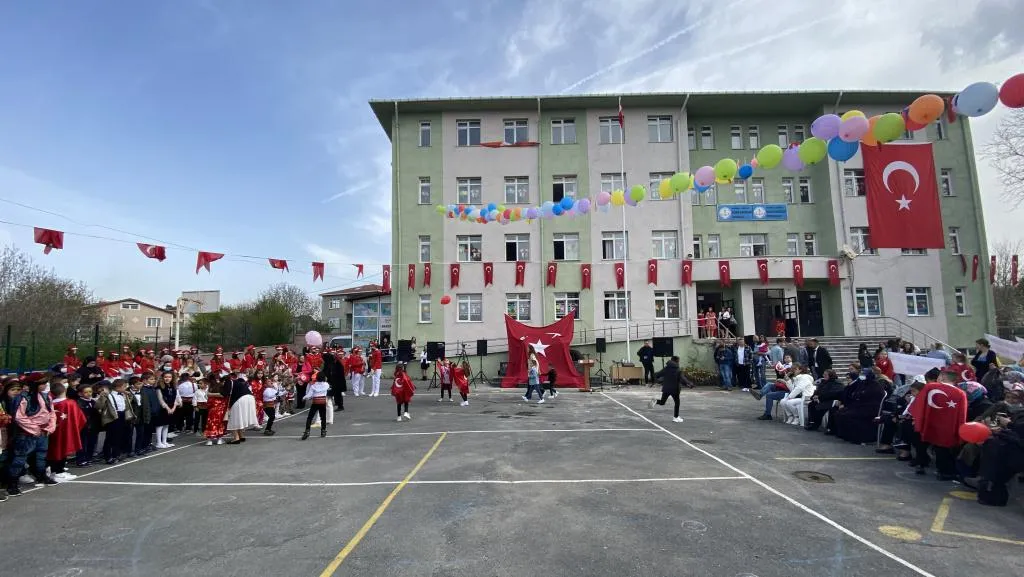 İhsaniye İhsan Akdoğan Ortaokulu fotoğrafı