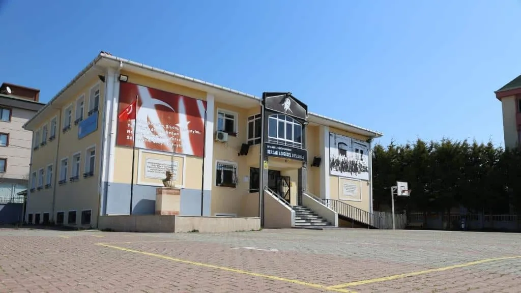 Kumburgaz Serdar Adıgüzel Ortaokulu fotoğrafı