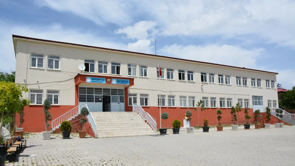 Izgın Şehit Ahmet Ece İlkokulu fotoğrafı