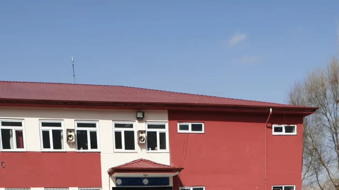 Kalealtı Köyü Haluk Gökalp Kılınç Ortaokulu fotoğrafı
