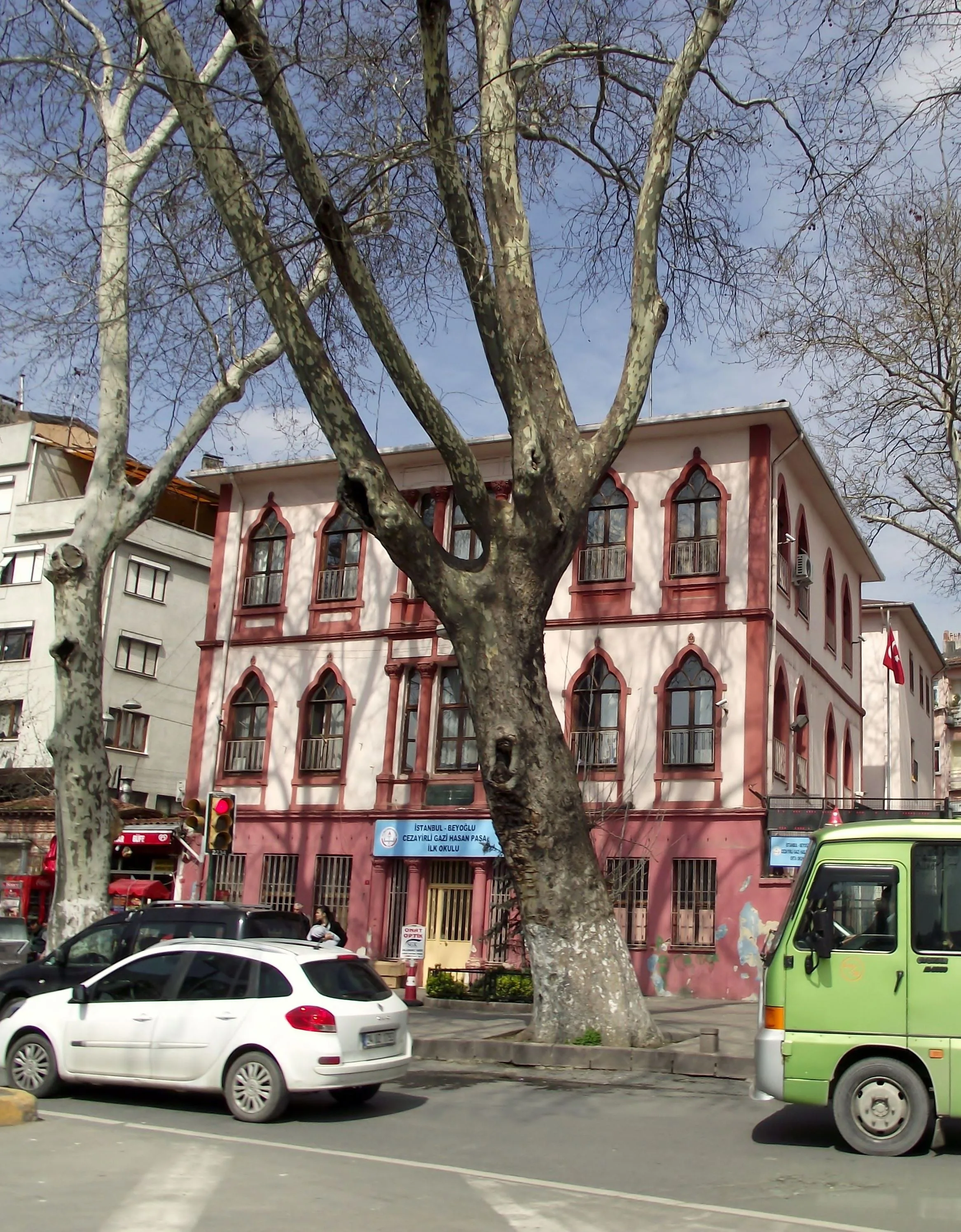 Cezayirli Gazi Hasanpaşa İlkokulu fotoğrafı
