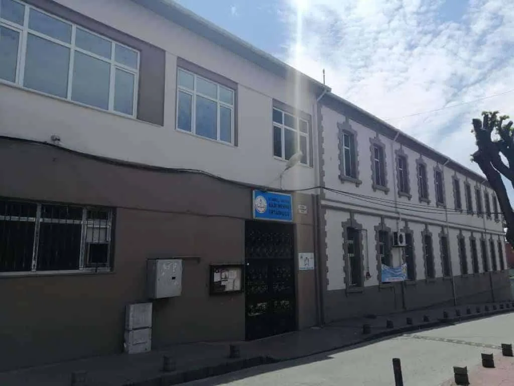 Beyoğlu Kadı Mehmet Ortaokulu