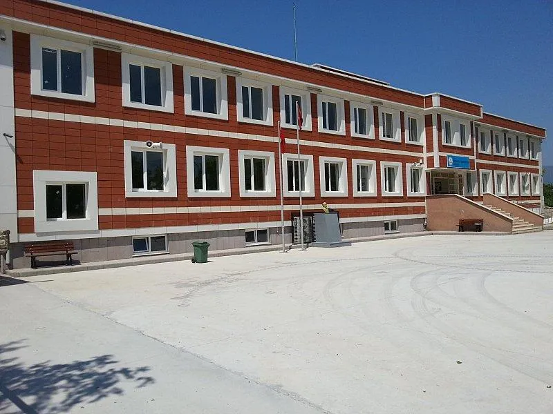 Şükran-Sedat Şenkardeşler Ortaokulu