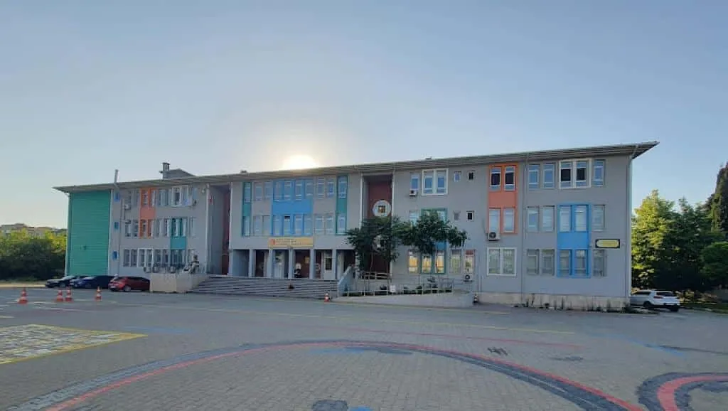 Kazlıçeşme Abay Kız Anadolu İmam Hatip Lisesi