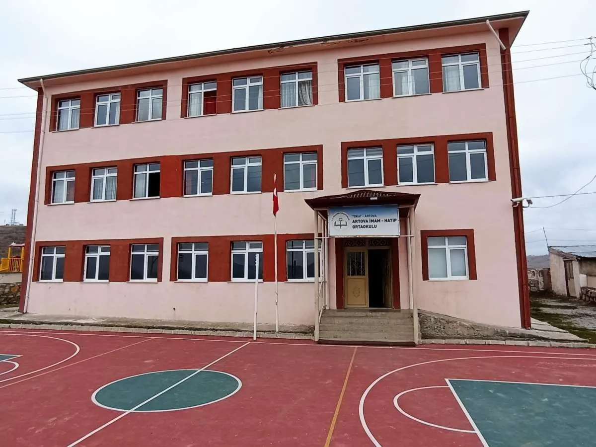 Artova İmam Hatip Ortaokulu fotoğrafı