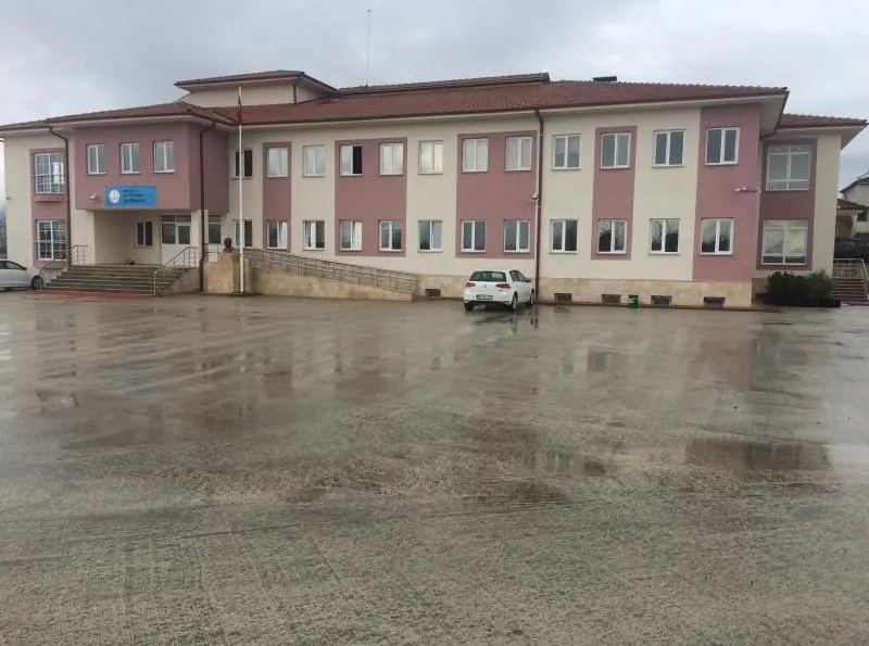 Kat Şehit Yalçın Öztürk Ortaokulu