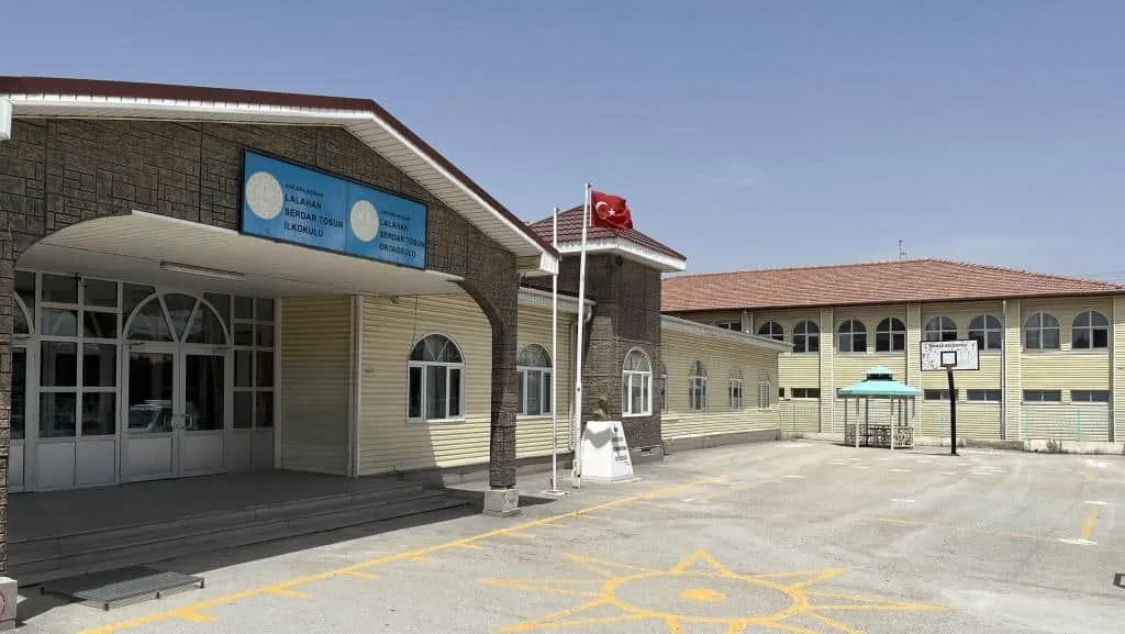 Lalahan Serdar Tosun Ortaokulu fotoğrafı