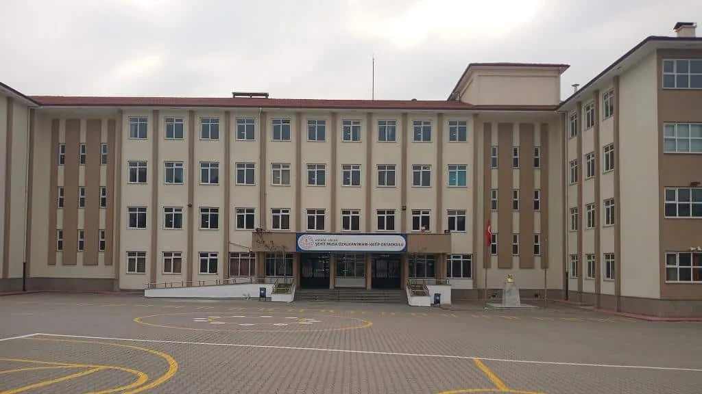 Şehit Musa Özalkan İmam Hatip Ortaokulu
