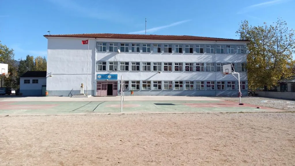 Yolkonak 75. Yıl Ortaokulu