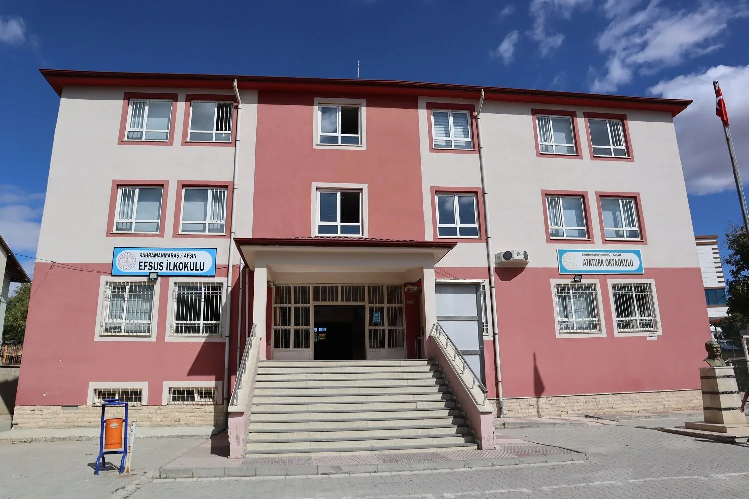 Efsus İlkokulu fotoğrafı