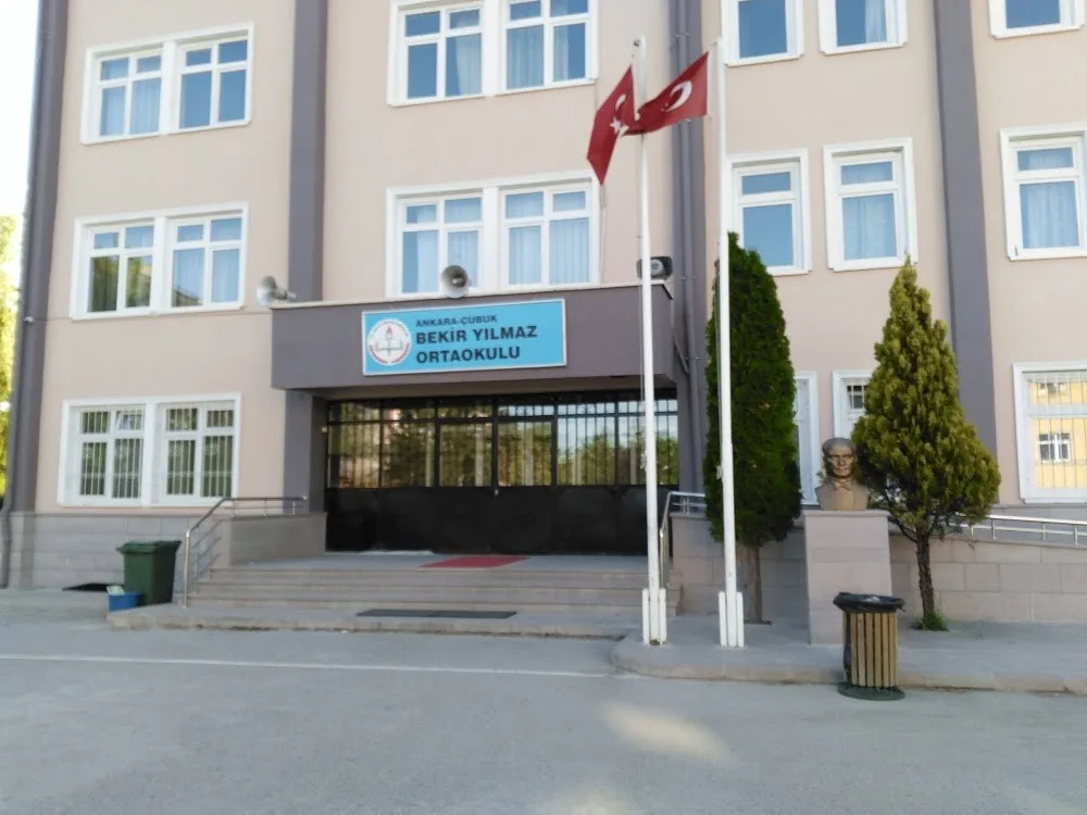 Bekir Yılmaz Ortaokulu fotoğrafı
