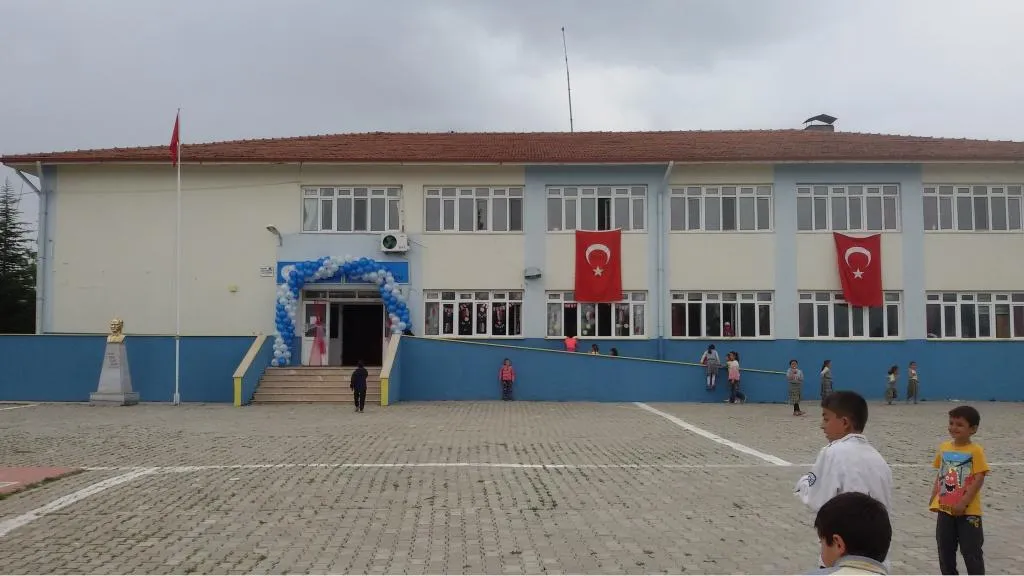 Çakır Ortaokulu