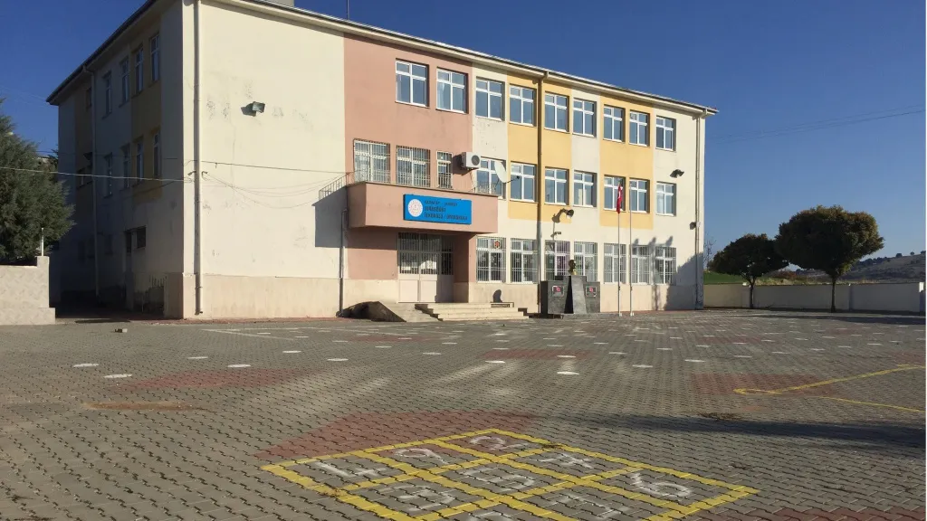 Sırasöğüt İlkokulu