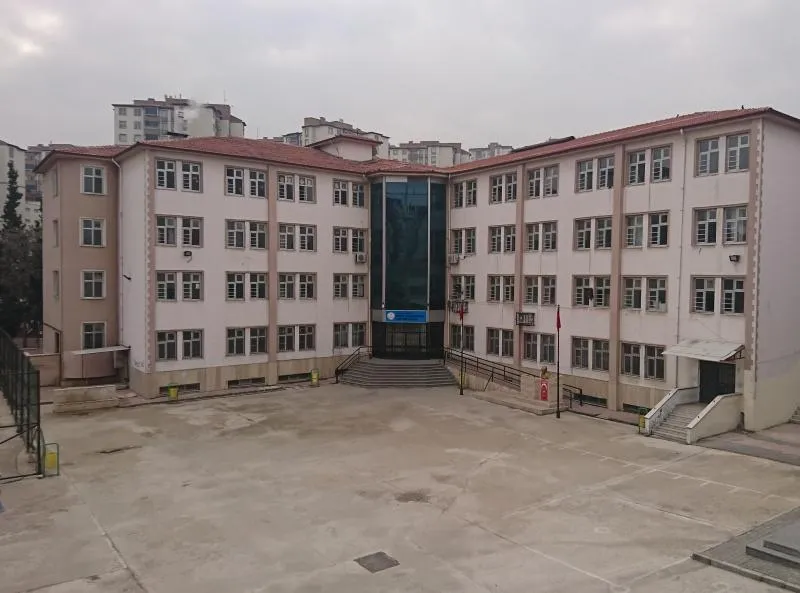 Nuri Pazarbaşı Ortaokulu