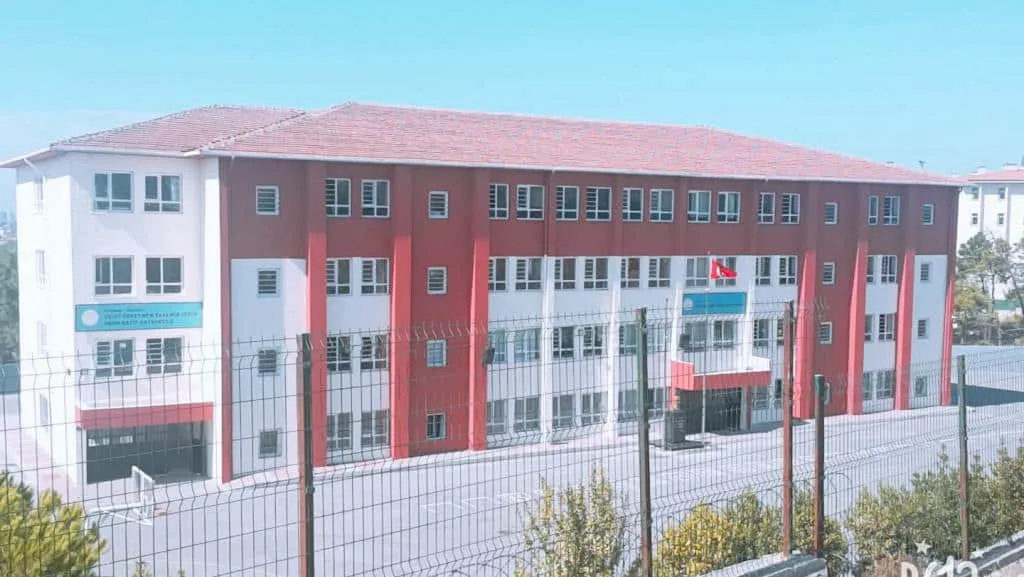 Şehit Öğretmen Yasemin Tekin İmam Hatip Ortaokulu fotoğrafı
