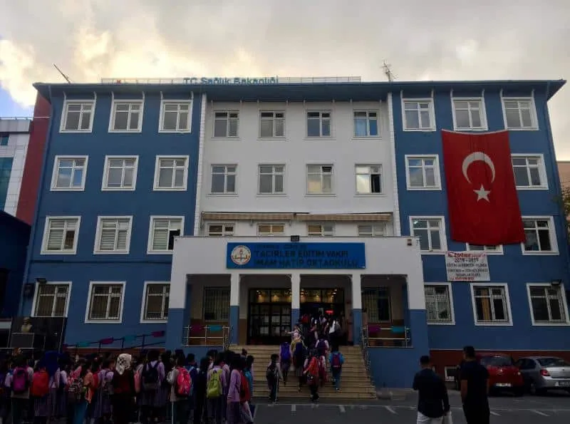 Tacirler Eğitim Vakfı İmam Hatip Ortaokulu