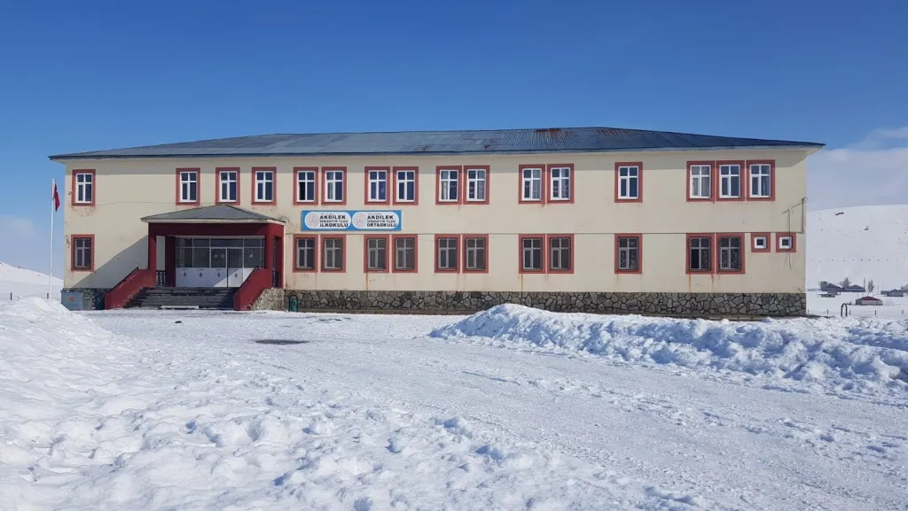 Akdilek Sebahattin Yıldız Ortaokulu
