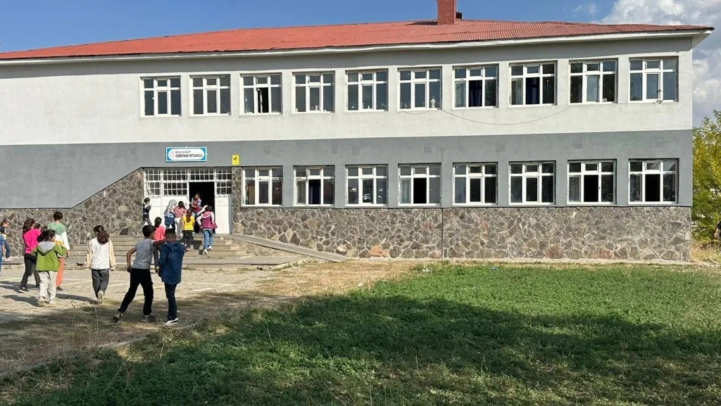 Eşmepınar Ortaokulu fotoğrafı