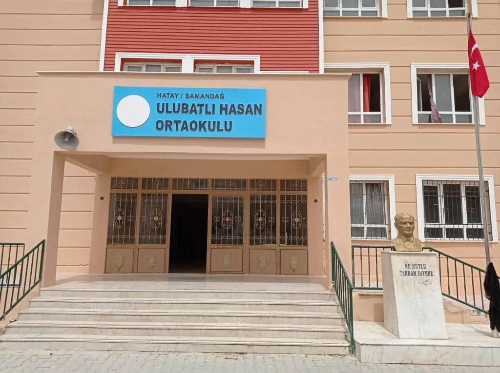 Ulubatlı Hasan Ortaokulu fotoğrafı