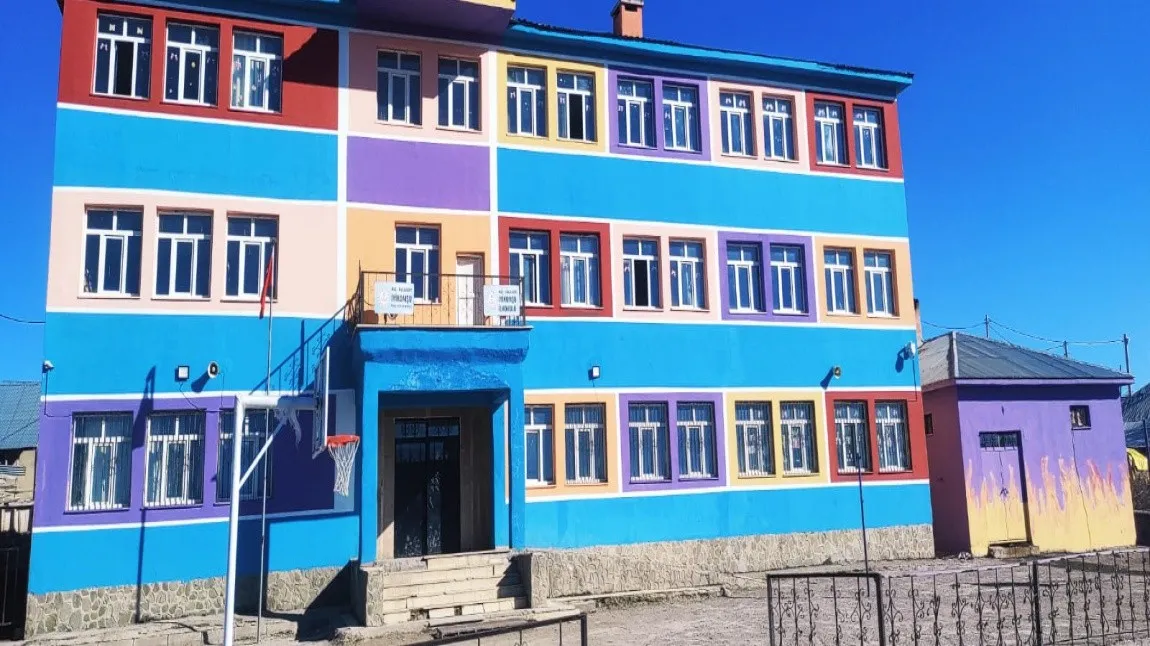 İyikomşu İmam Hatip Ortaokulu fotoğrafı