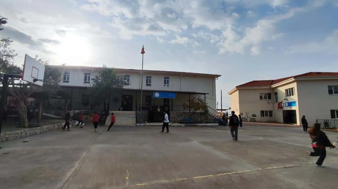 Kazıklı İlkokulu