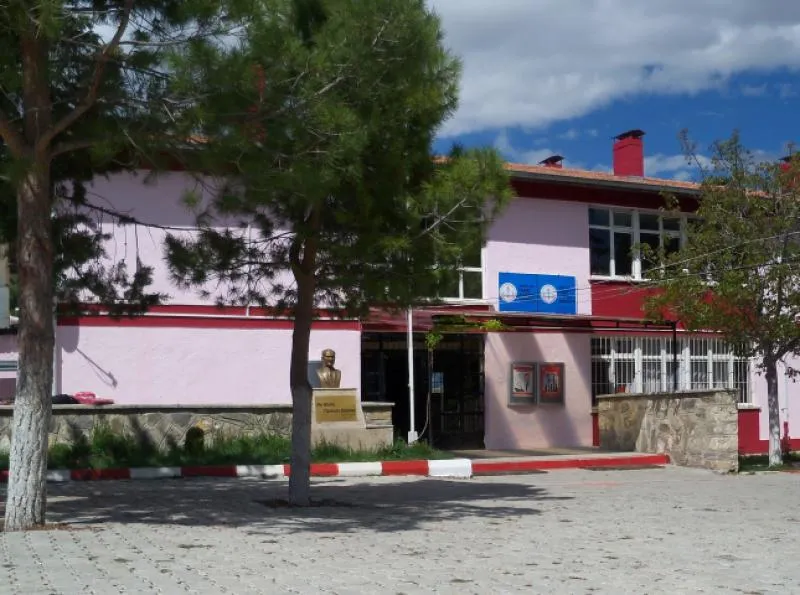 İsabey Atatürk İlkokulu fotoğrafı