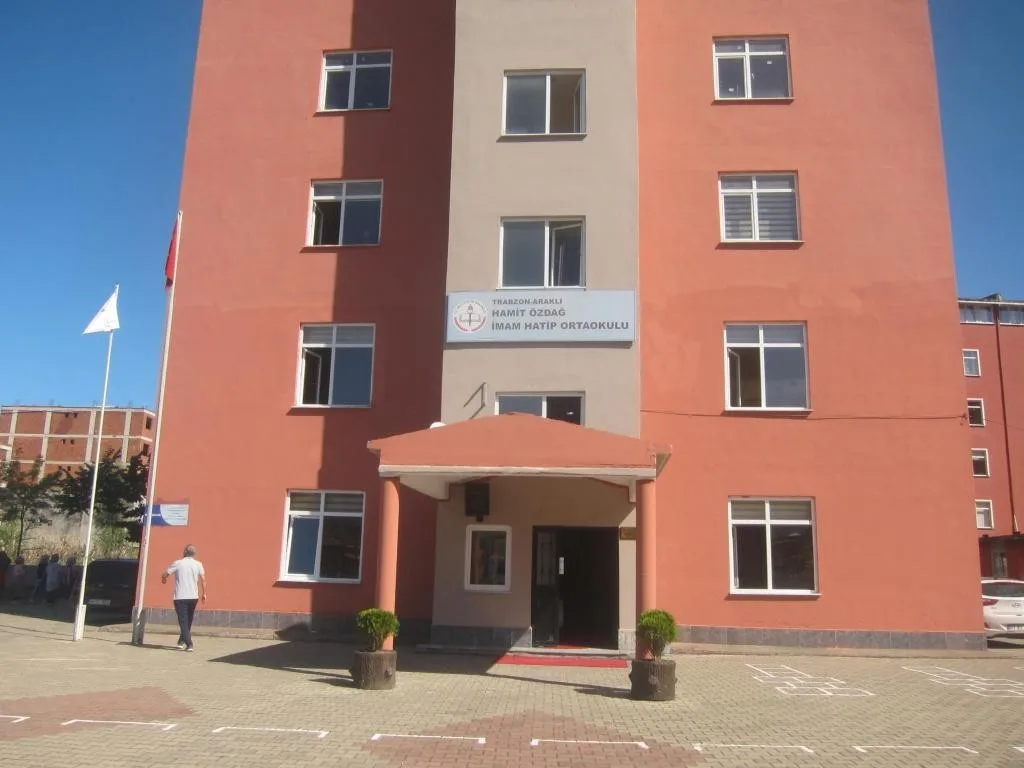 Hamit ÖZDAĞ İmam Hatip Ortaokulu