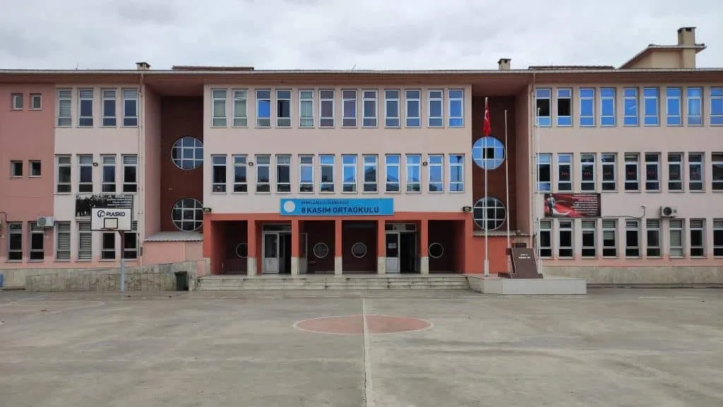 8 Kasım Ortaokulu fotoğrafı