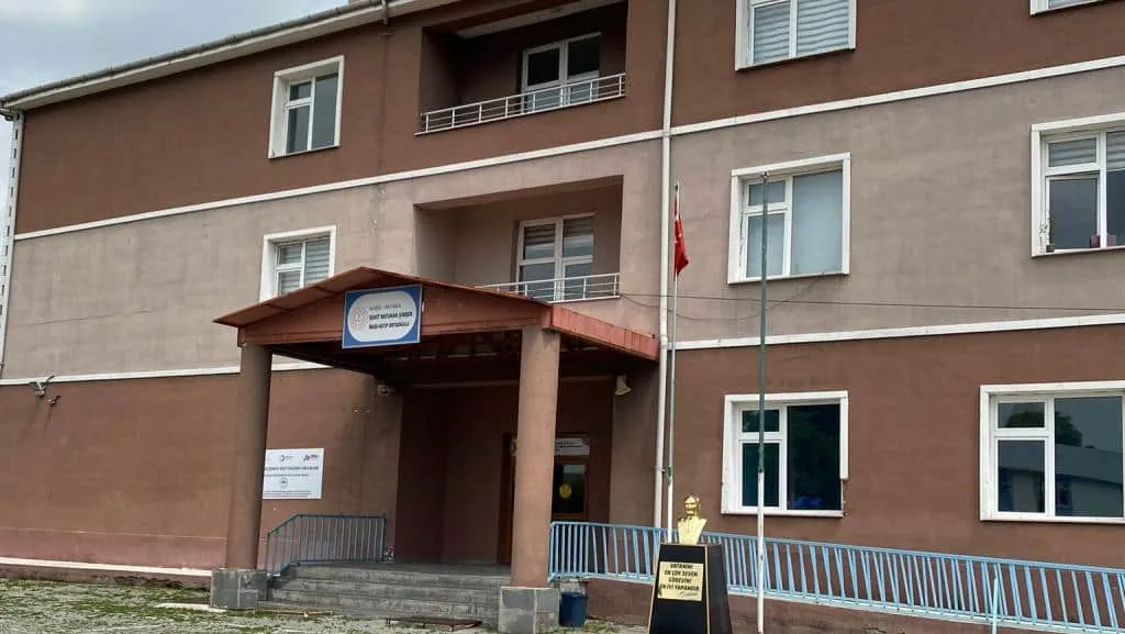 Şehit Batuhan Şimşek İmam Hatip Ortaokulu fotoğrafı