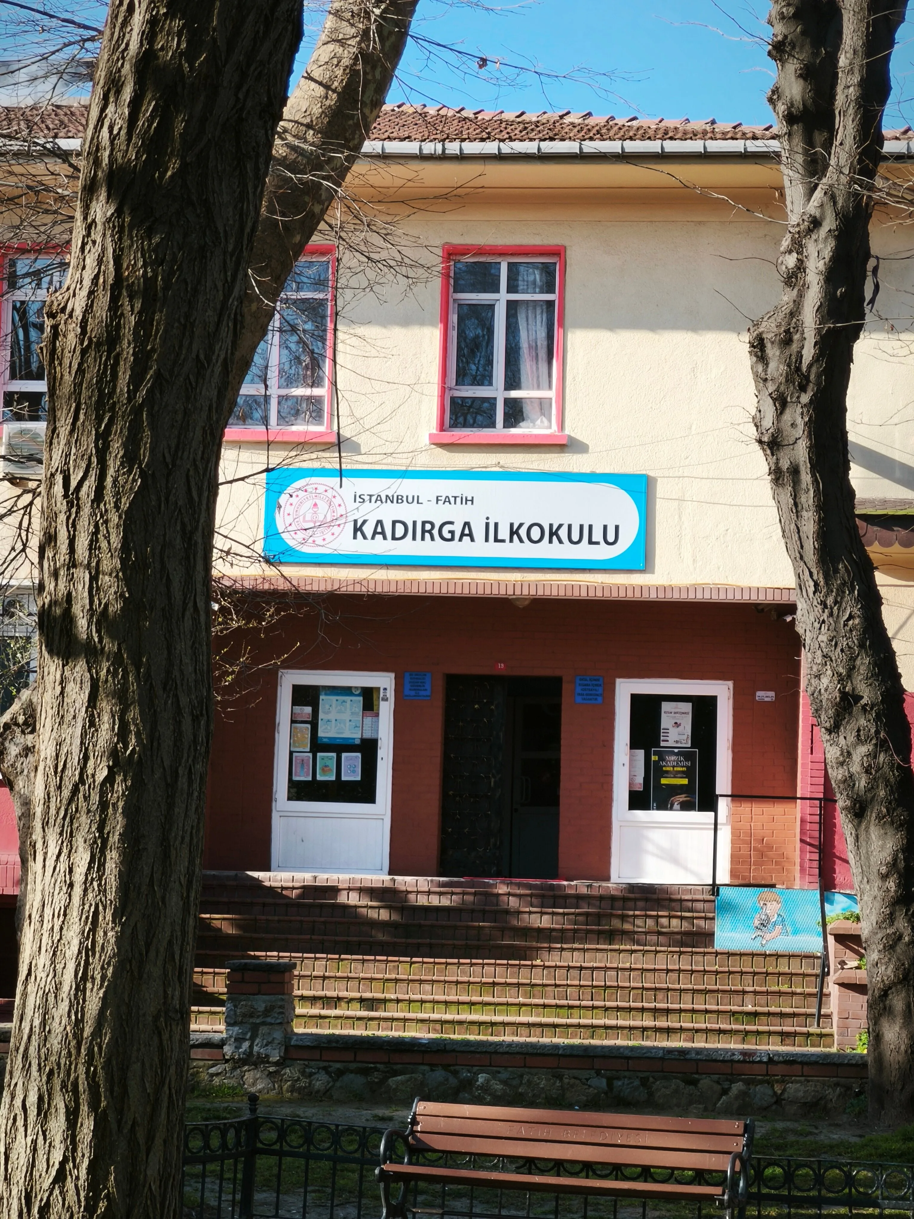 Kadırga İlkokulu