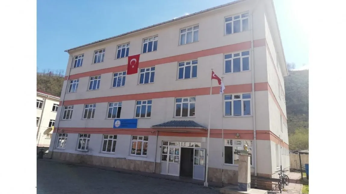 İkizce Şehit Hüseyin Akar Ortaokulu