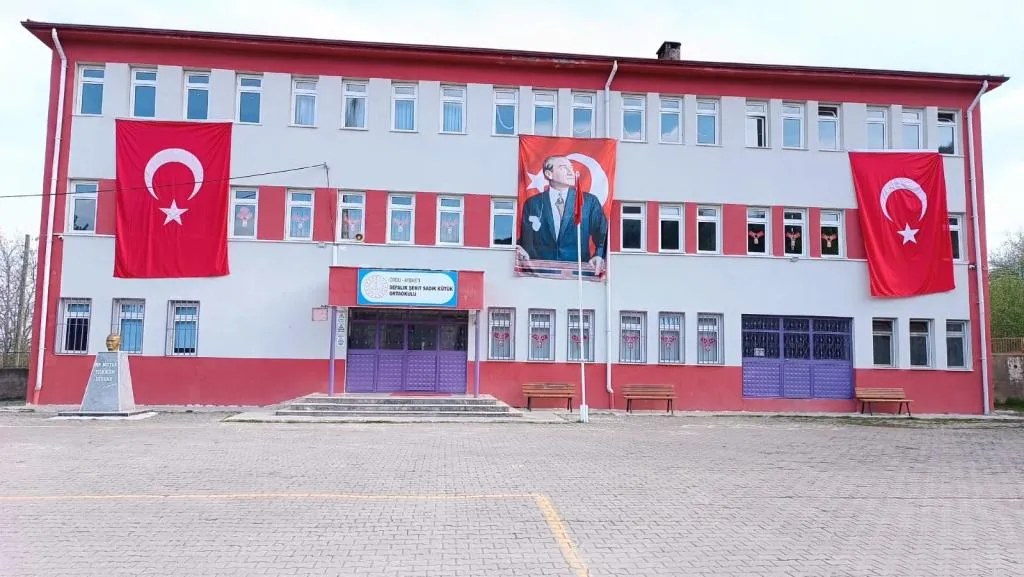 Sefalık Şehit Sadık Kütük Ortaokulu fotoğrafı