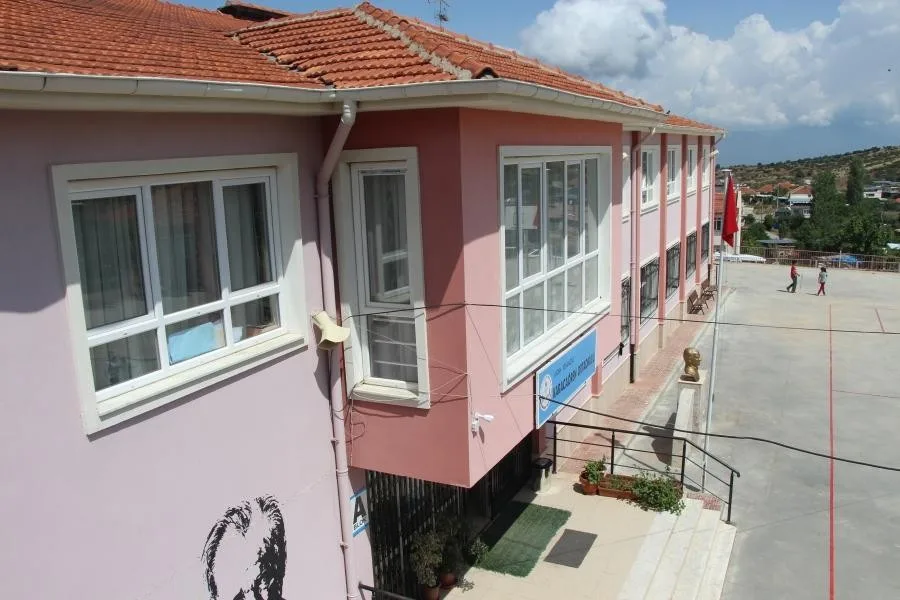 Karacaömer Ortaokulu fotoğrafı