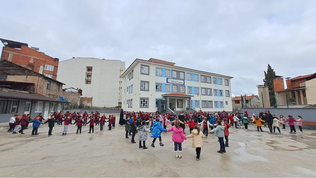 Üçeylül İlkokulu fotoğrafı