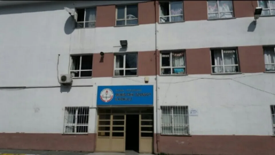 Munis Faik Ozansoy Ortaokulu