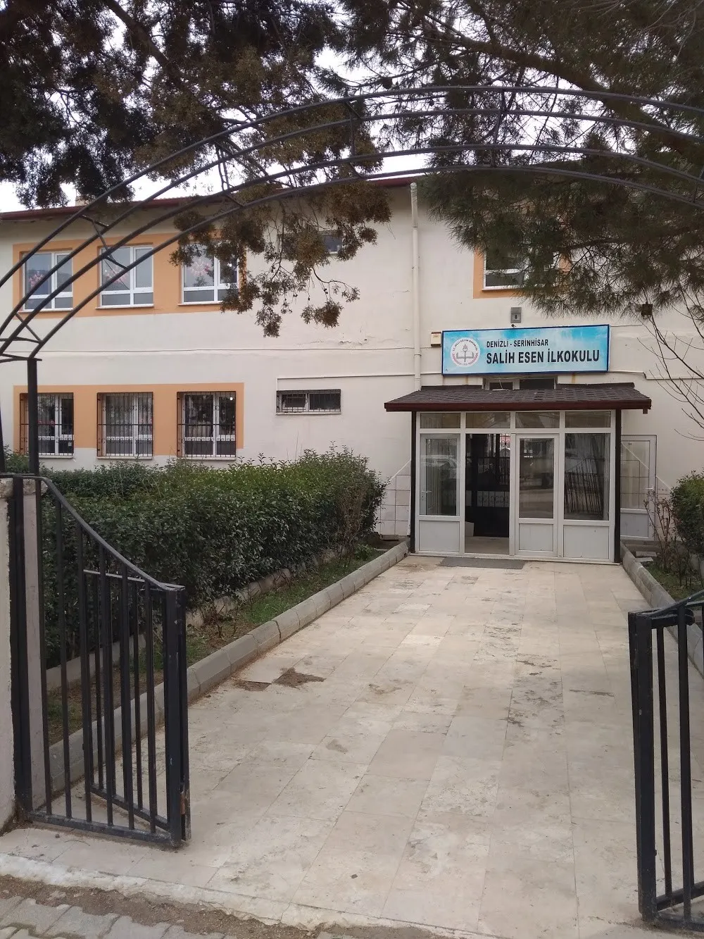 Salih Esen İlkokulu fotoğrafı