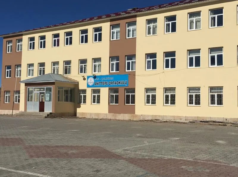 Anıttepe Ortaokulu fotoğrafı