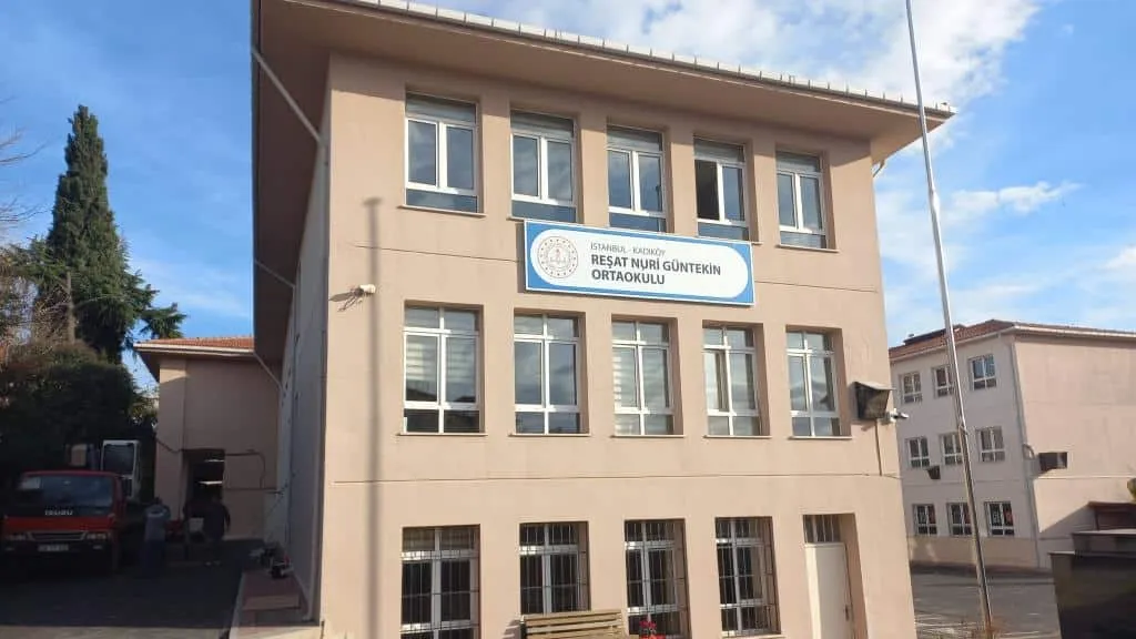 Reşat Nuri Güntekin Ortaokulu