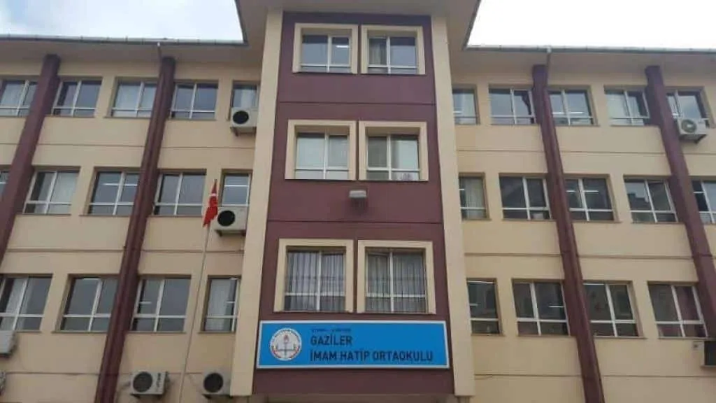 Gaziler İmam Hatip Ortaokulu fotoğrafı