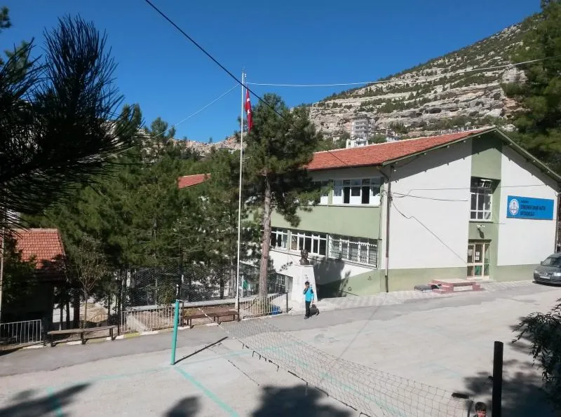 Ermenek İmam Hatip Ortaokulu fotoğrafı