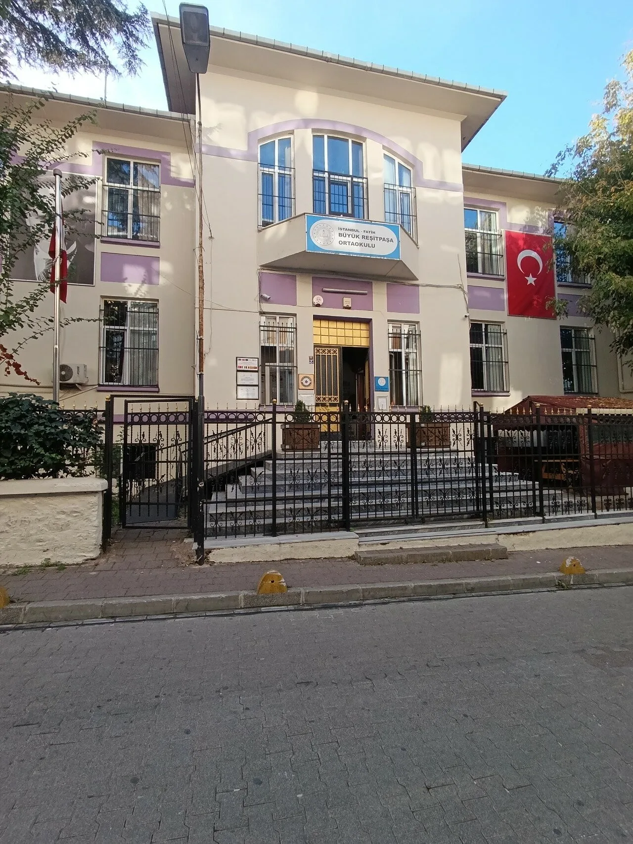 Büyük Reşitpaşa Ortaokulu