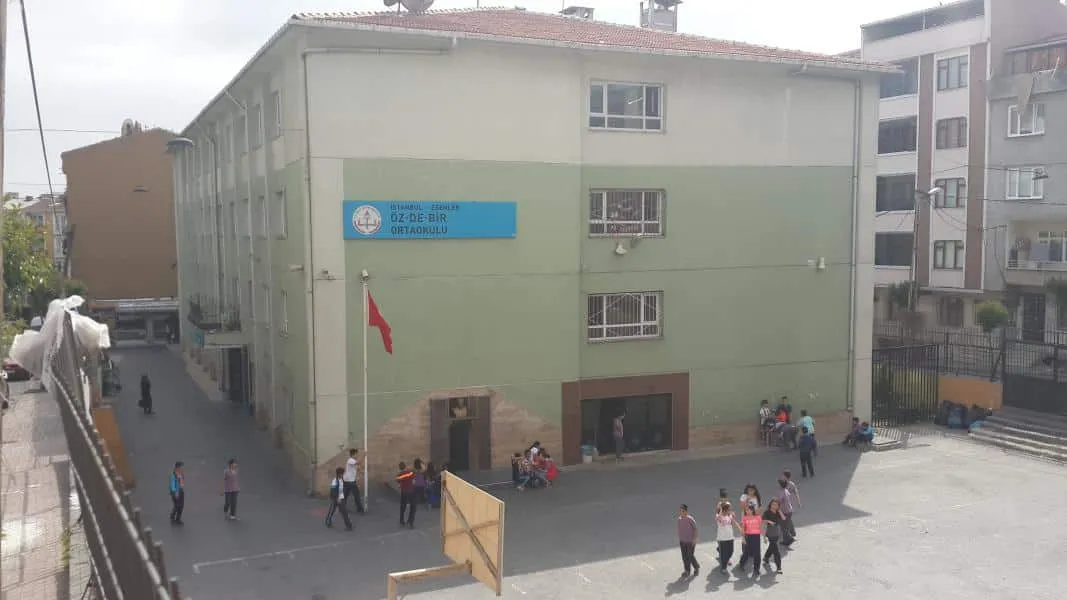 Öz-De-Bir Ortaokulu fotoğrafı
